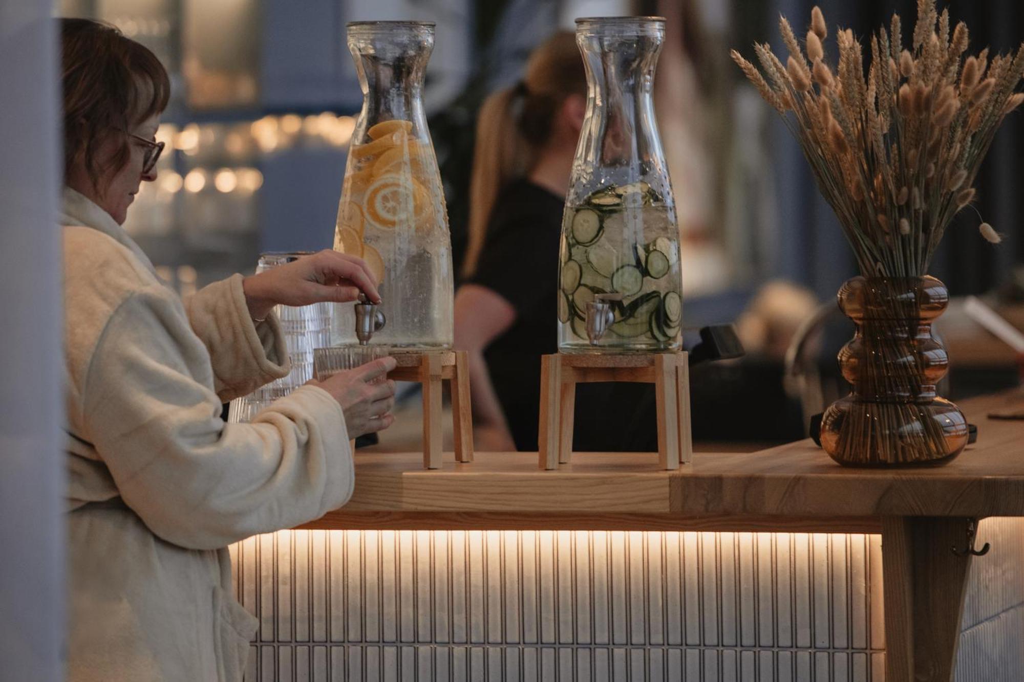 Hernoe Gin Hotell Härnösand Exteriör bild